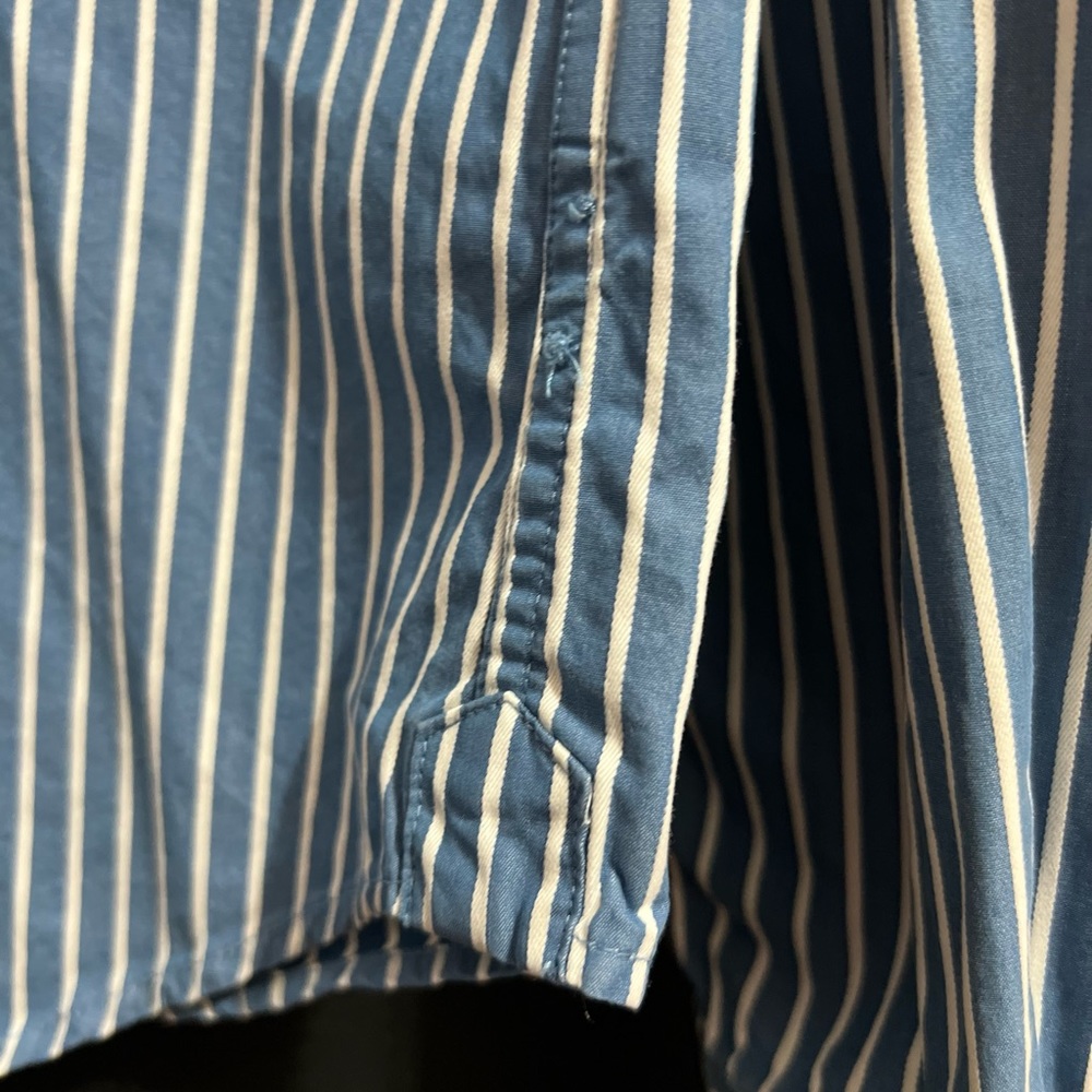 Abercrombie & Fitch muscle button down striped shirt. - Picture 5 of 12